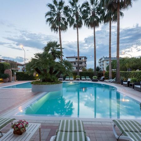 Residence Torre Del Mar Alba Adriatica Exterior photo