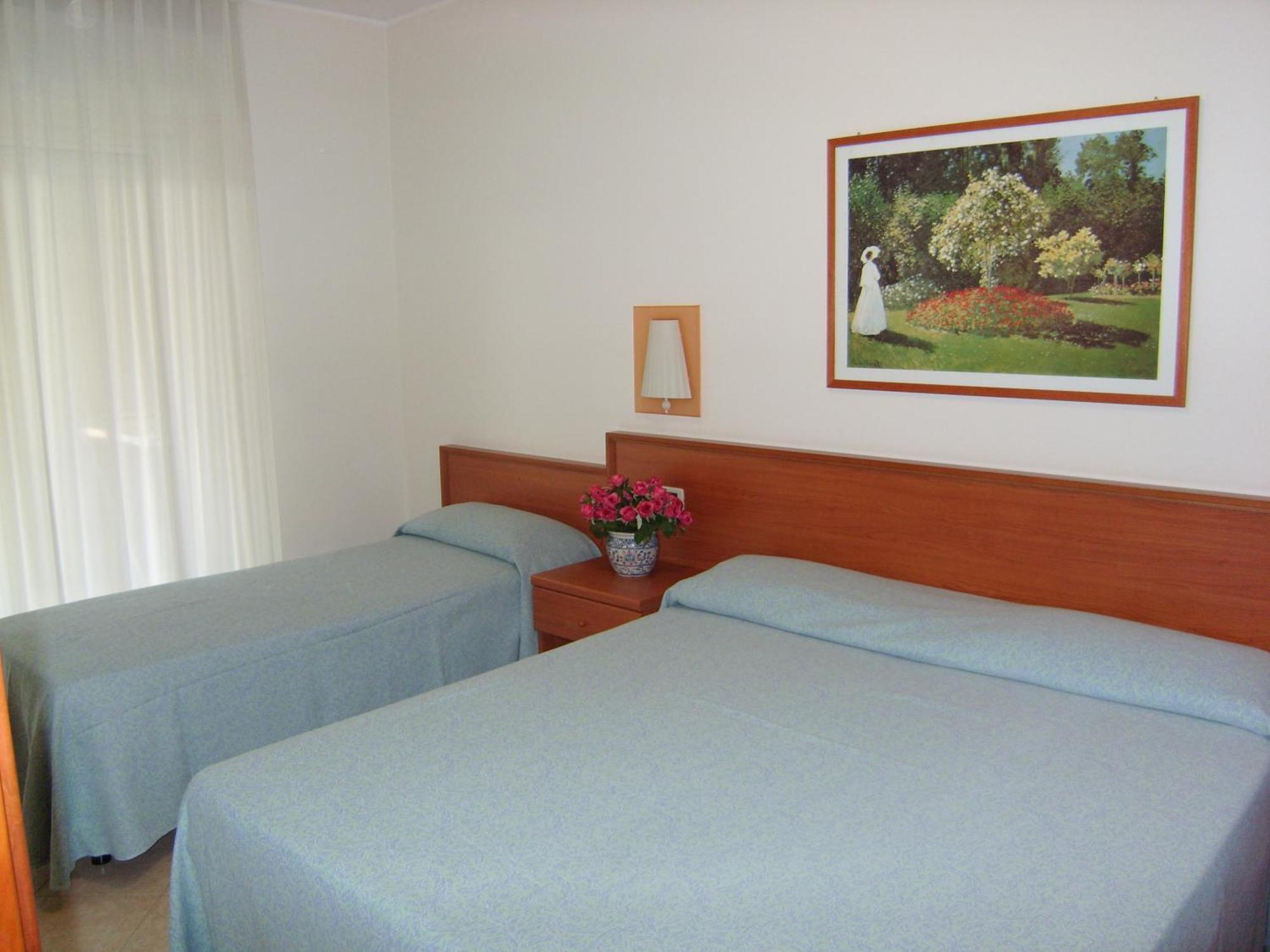 Residence Torre Del Mar Alba Adriatica Room photo