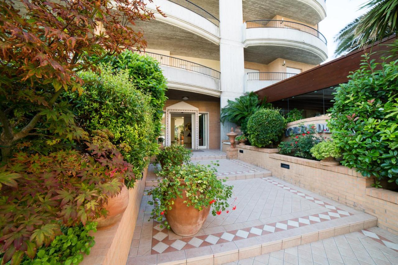 Residence Torre Del Mar Alba Adriatica Exterior photo