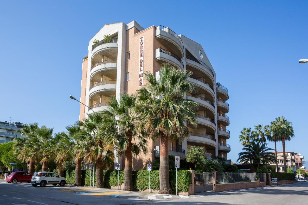 Residence Torre Del Mar Alba Adriatica Exterior photo